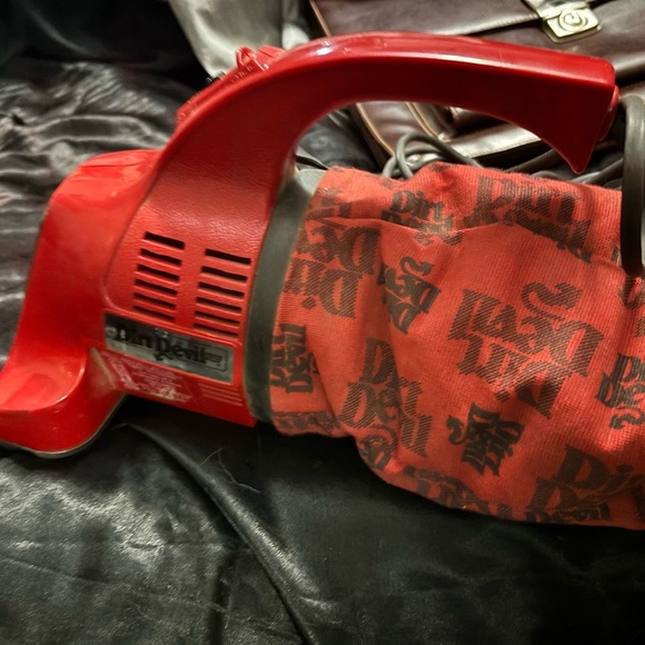 Royal Dirt Devil 103 Hand Held Vacuum Cleaner - Red Vintage Corded Tested Works - Picture 7 of 13